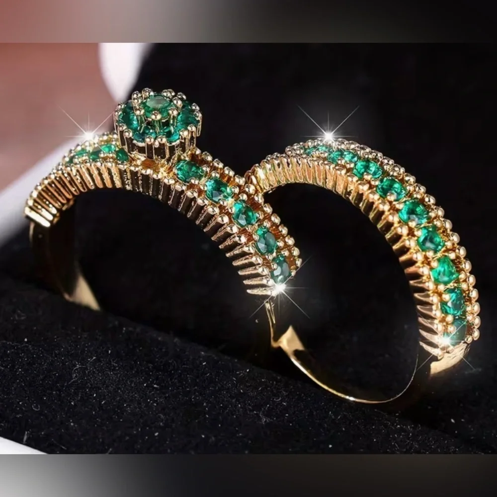 Gold Ring With Green Accents Set.